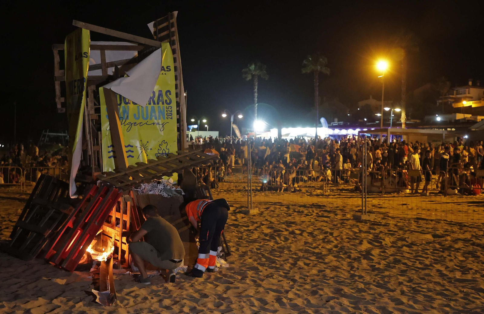 Fotos de la noche de San Juan en la playa de Getares de Algeciras