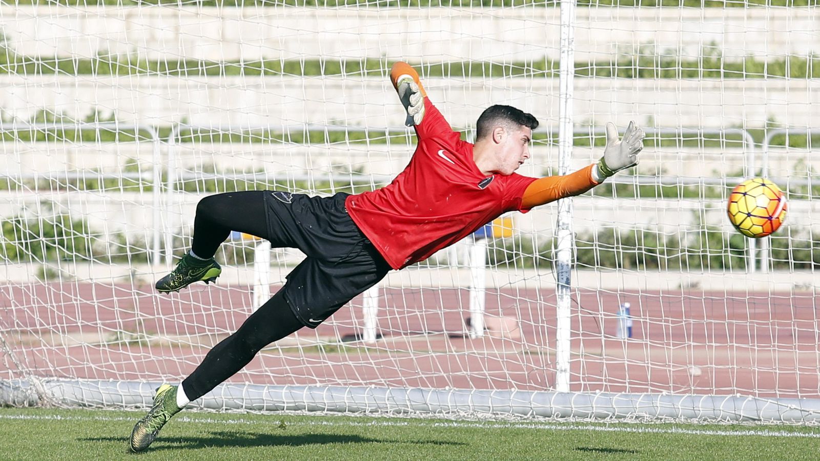 Samu Casado, en un entrenamiento con el primer equipo.