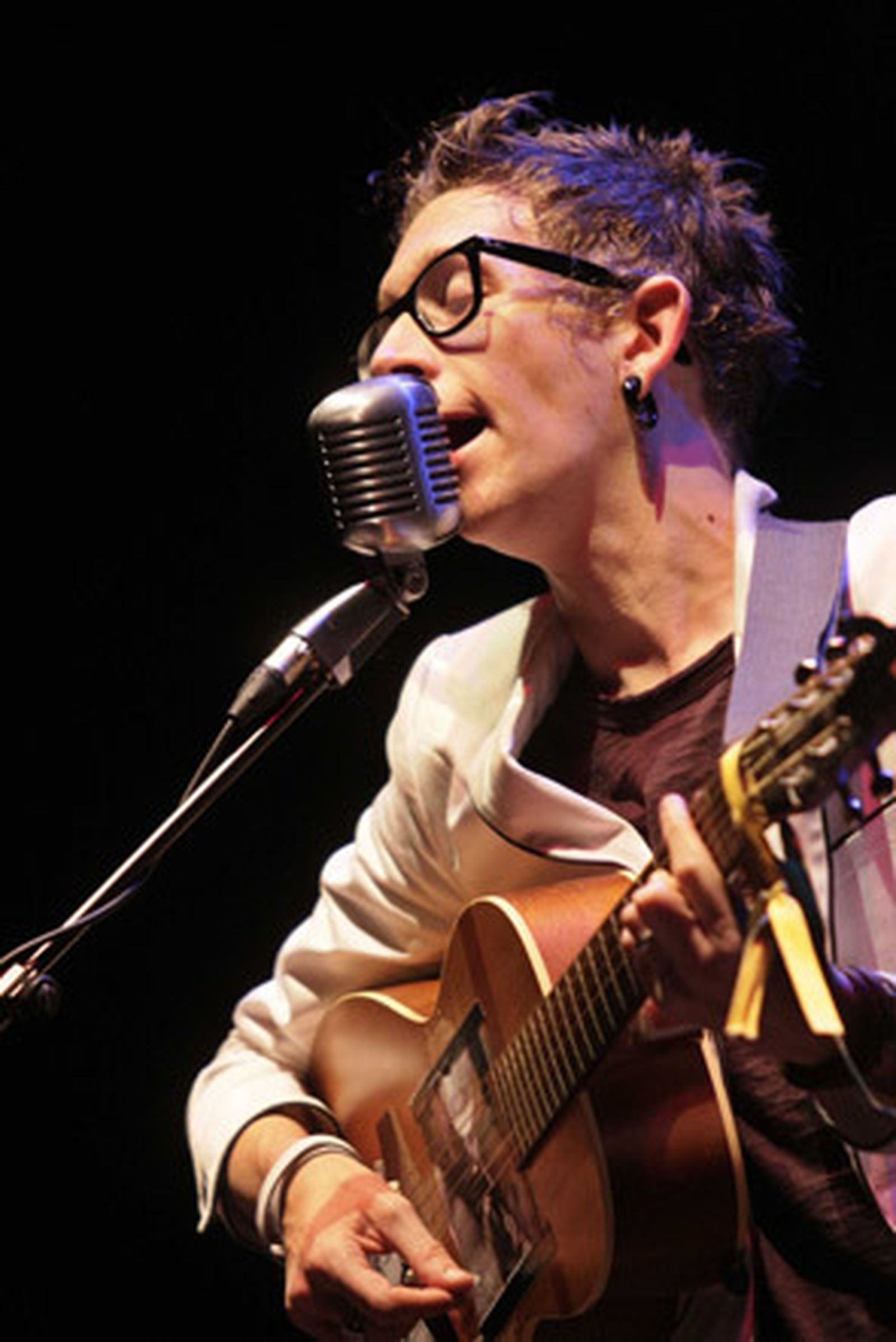 Micah P. Hinson contraataca