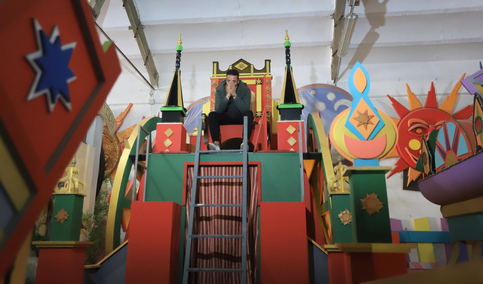 Los Reyes Magos de Jerez visitan sus carrozas