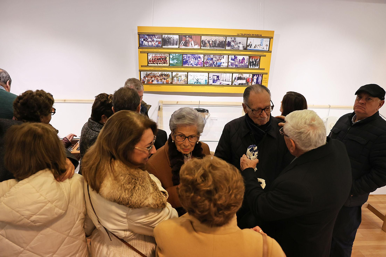 Imágenes de la inauguración de la exposición 'La Telefonía en Huelva'