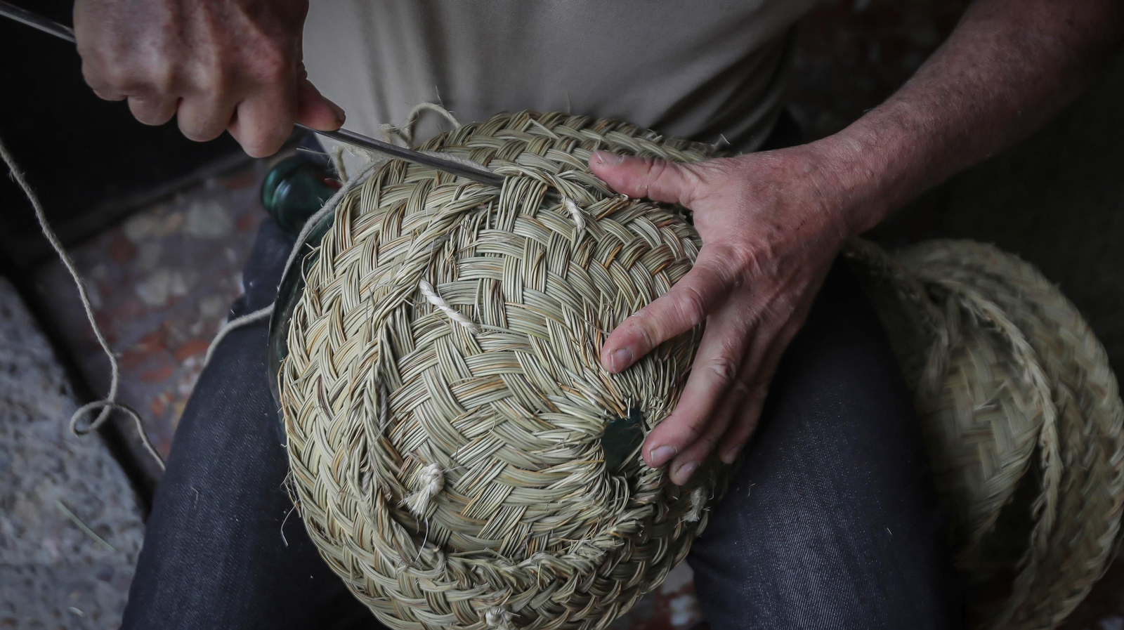 El oficio de la espartería: 101 años de historia con la familia Becerra