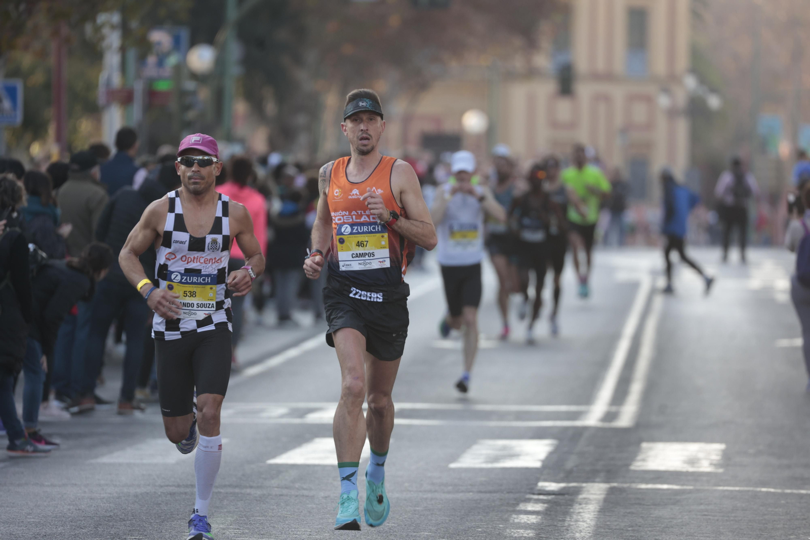 Las imágenes de la Maratón de Sevilla 2022 (6)