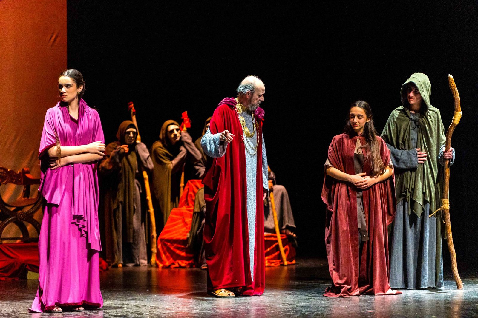 Representación de 'Antígona' a cargo del grupo Teatro Balbo en el Teatro de las Cortes de San Fernando
