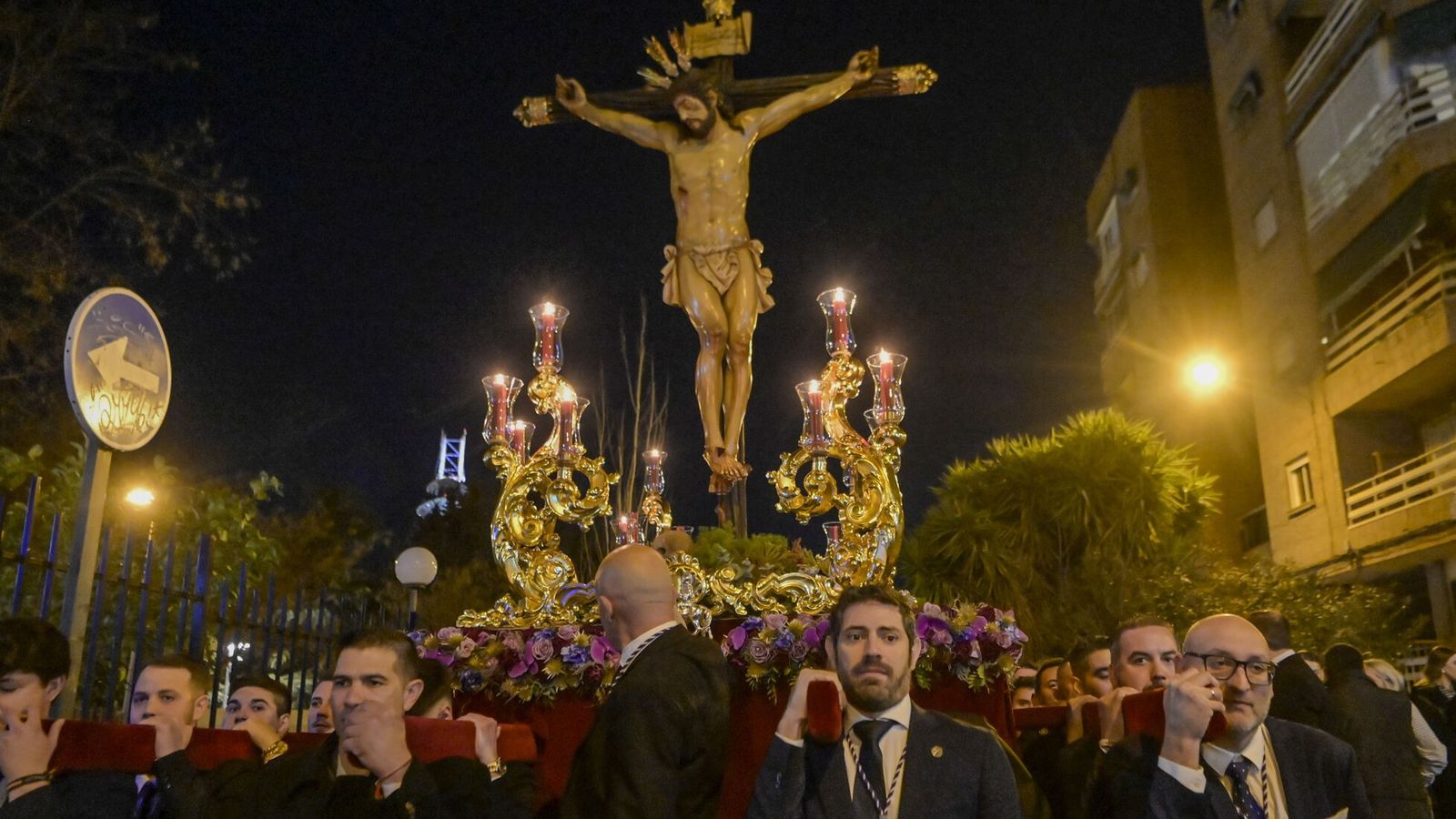 Fotogalería: Vía Crucis Hermandad de la Sagrada Lanzada 2025