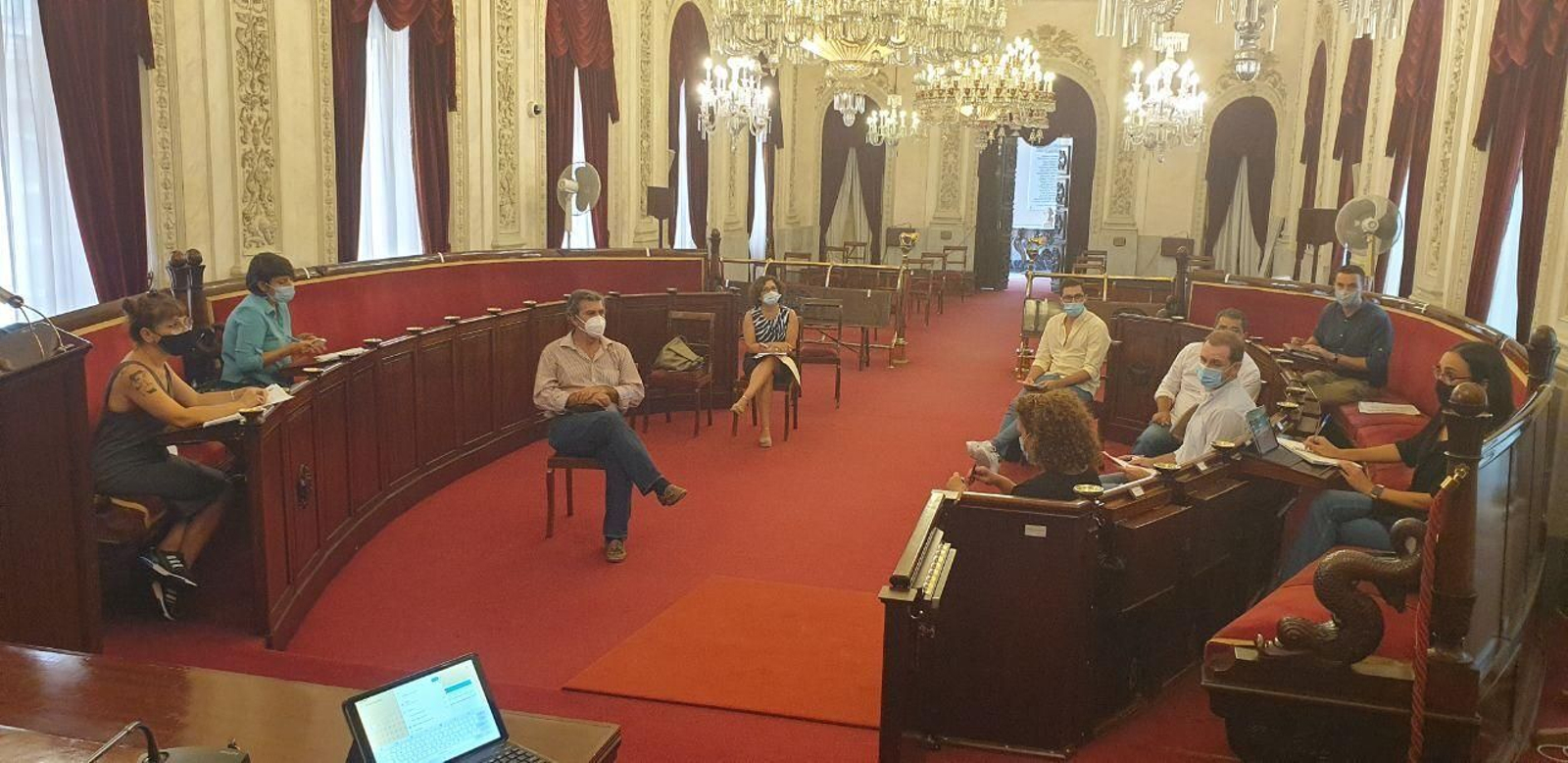 Un momento de la reunión para la preparación de la campaña de Navidad.