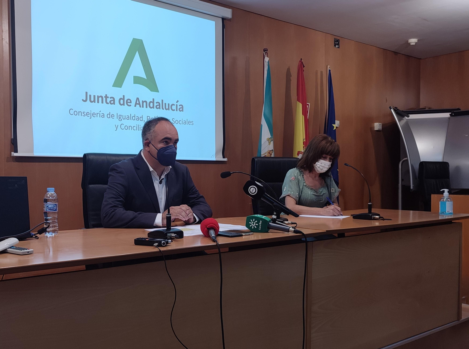 La Consejería de Igualdad implanta en El Ejido y Níjar un proyecto piloto para reducir a cero la lista de espera de dependencia