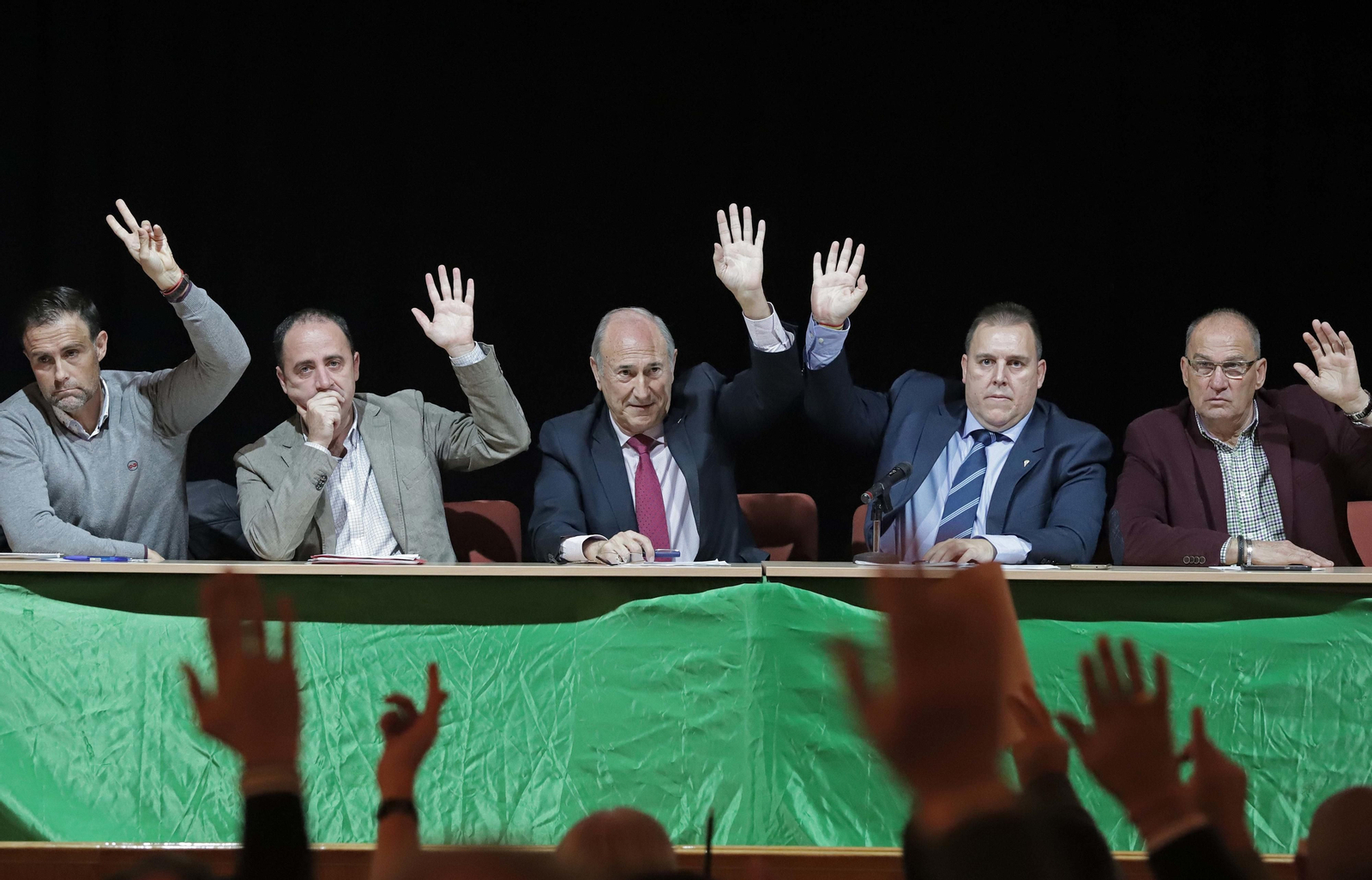 La directiva del Algeciras, en la última asamblea de socios.