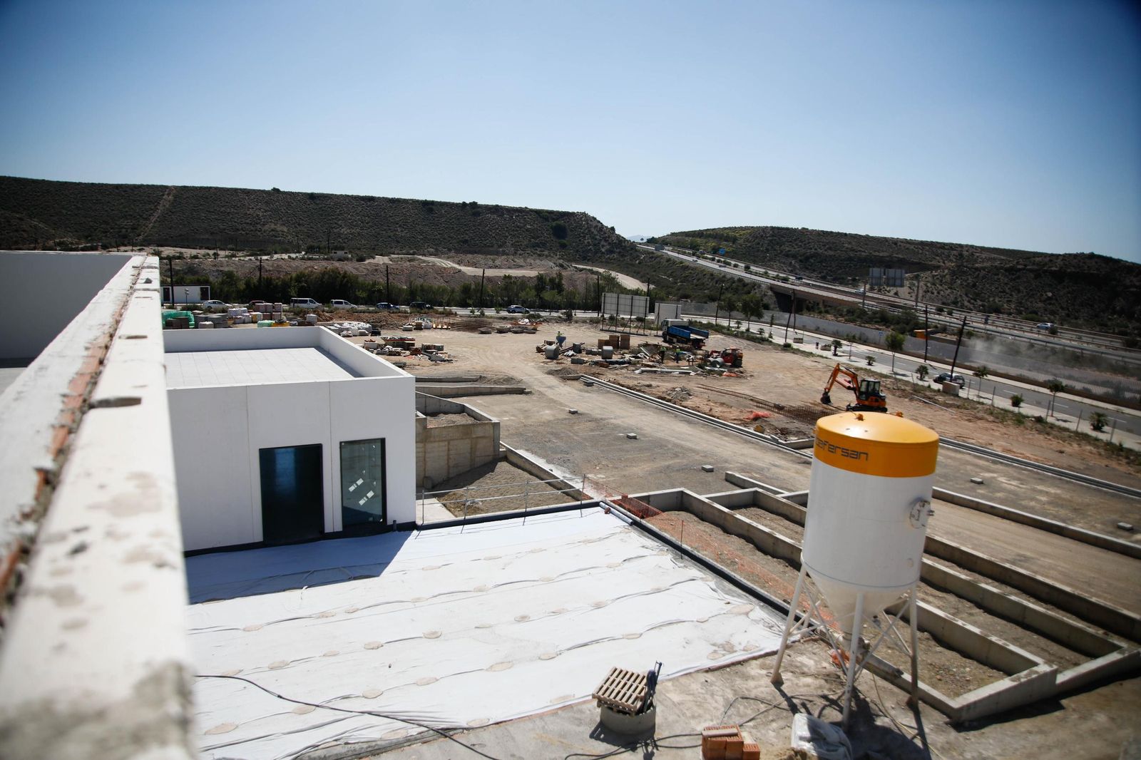 Luis Planas en una visita a la cooperativa Única