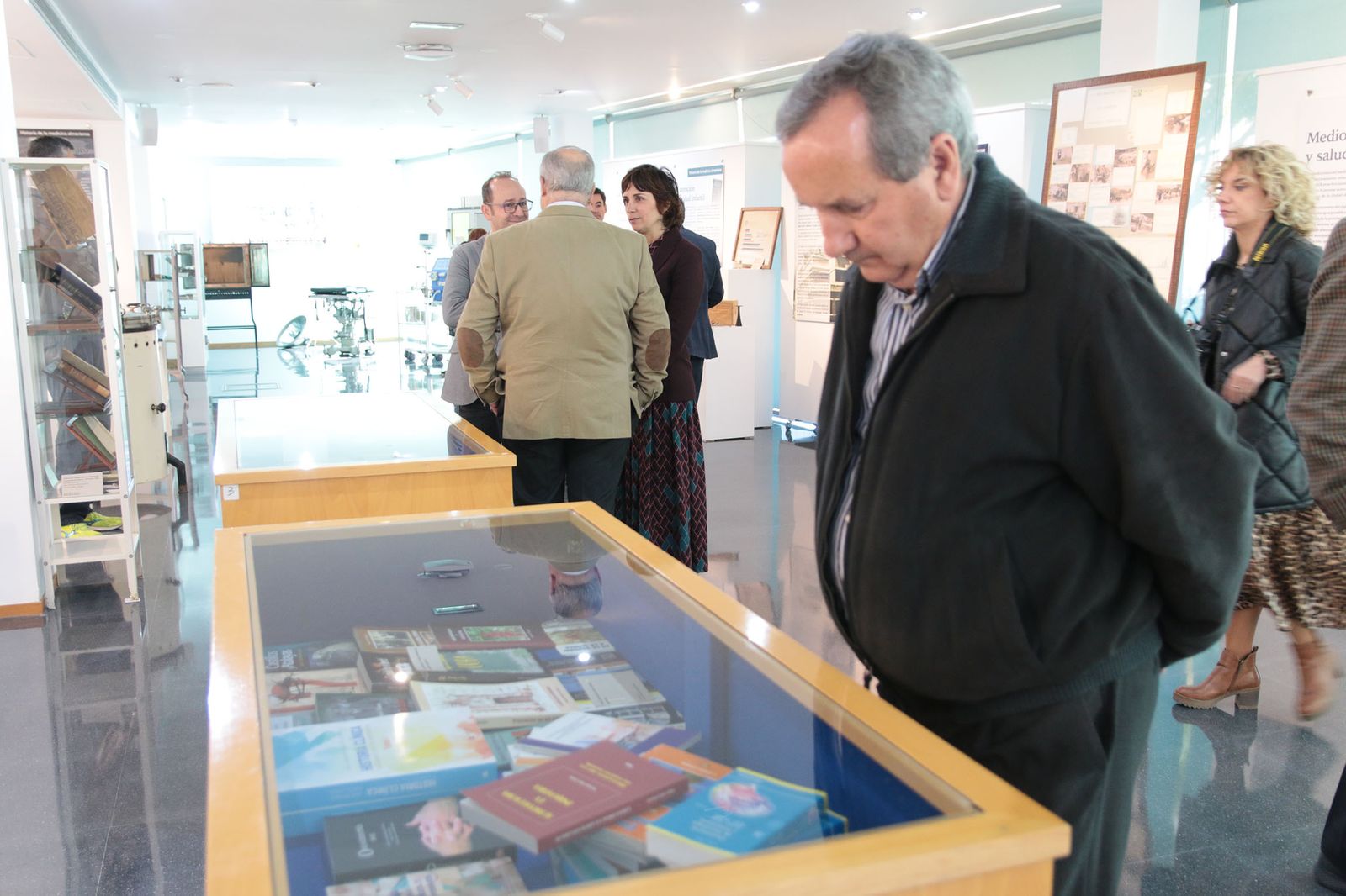 La exposición 'Historia de la medicina almeriense', en la UAL