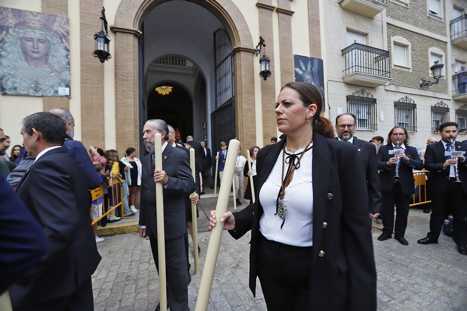 Imágenes de la salida extraordinaria de la Virgen del Rocío y Esperanza