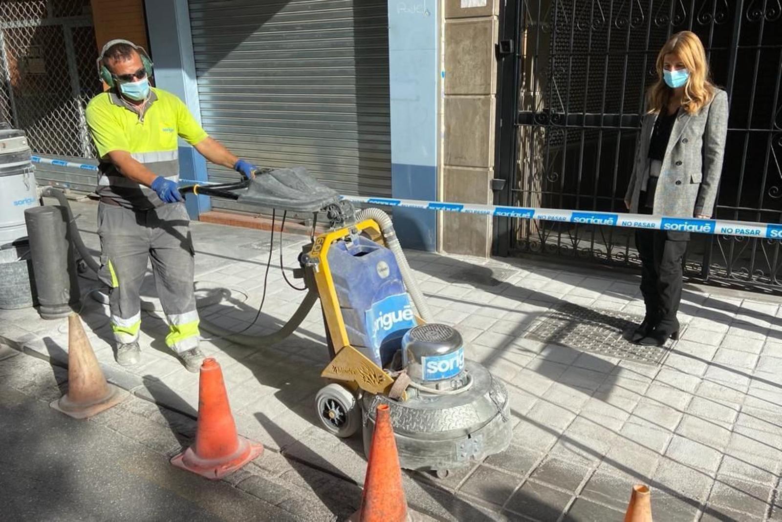 Nueva campaña de mejora del pavimento para evitar resbalones en las calles de Granada