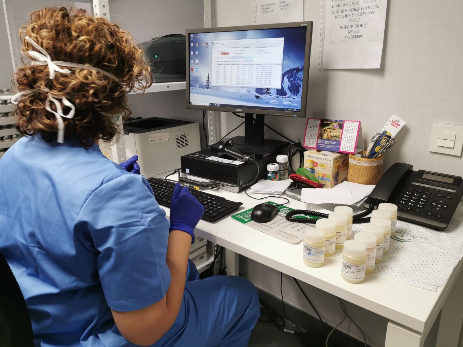 Servicio de biberonería donde se recoge la leche donada por madres lactantes y se envía al Hospital Virgen de las Nieves de Granada que es el centro distribuidor y donde está el Banco Regional de Lecha Materna.