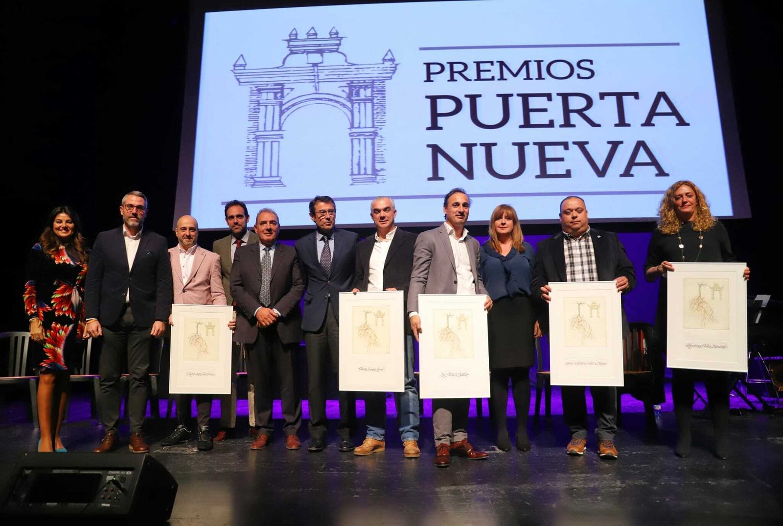 Galardonados en los 'Premios Puerta Nueva'.