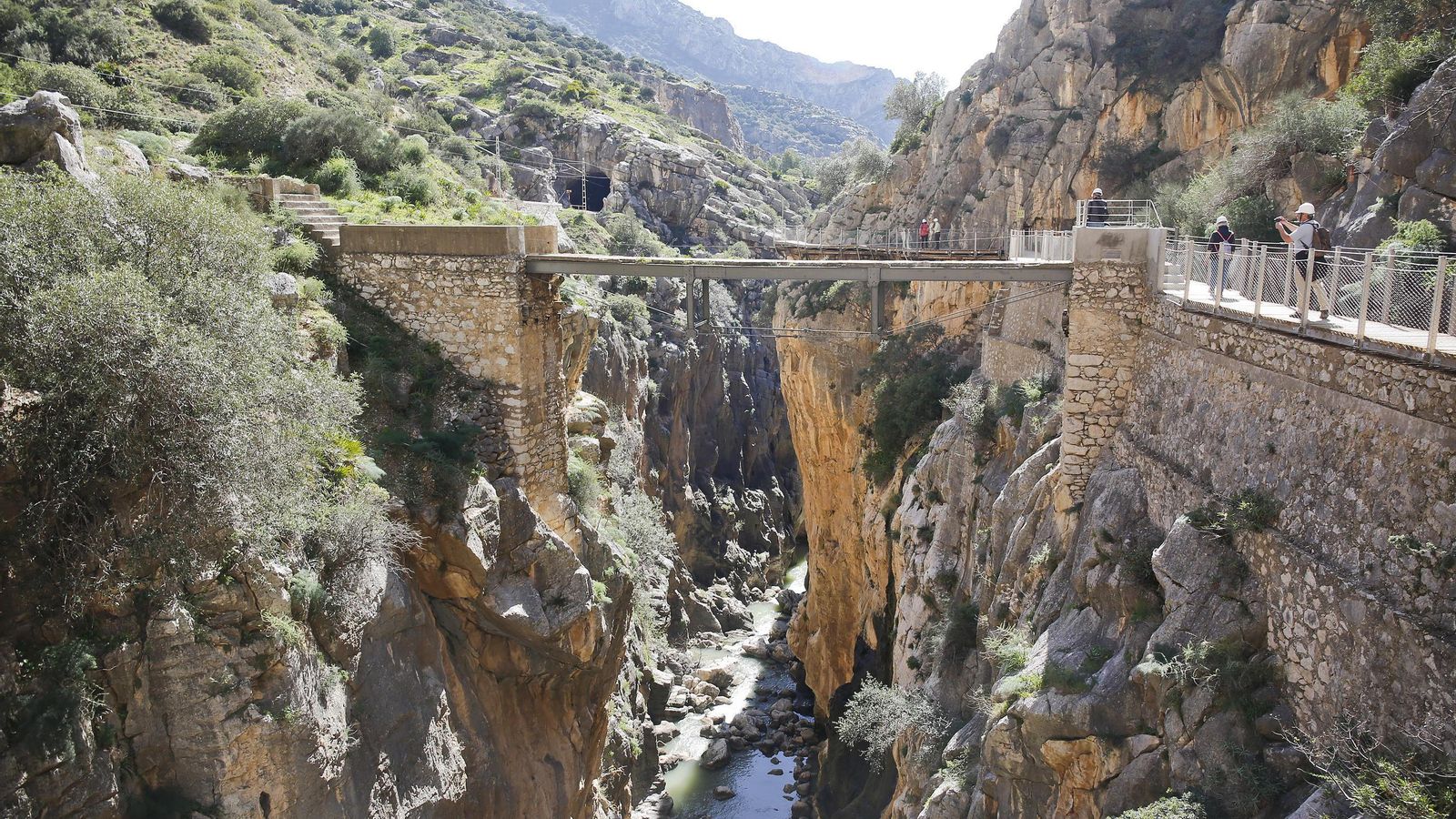 El puente por el que Alfonso XIII abandonó el Caminito. El puente por el que Alfonso XIII abandonó el Caminito.