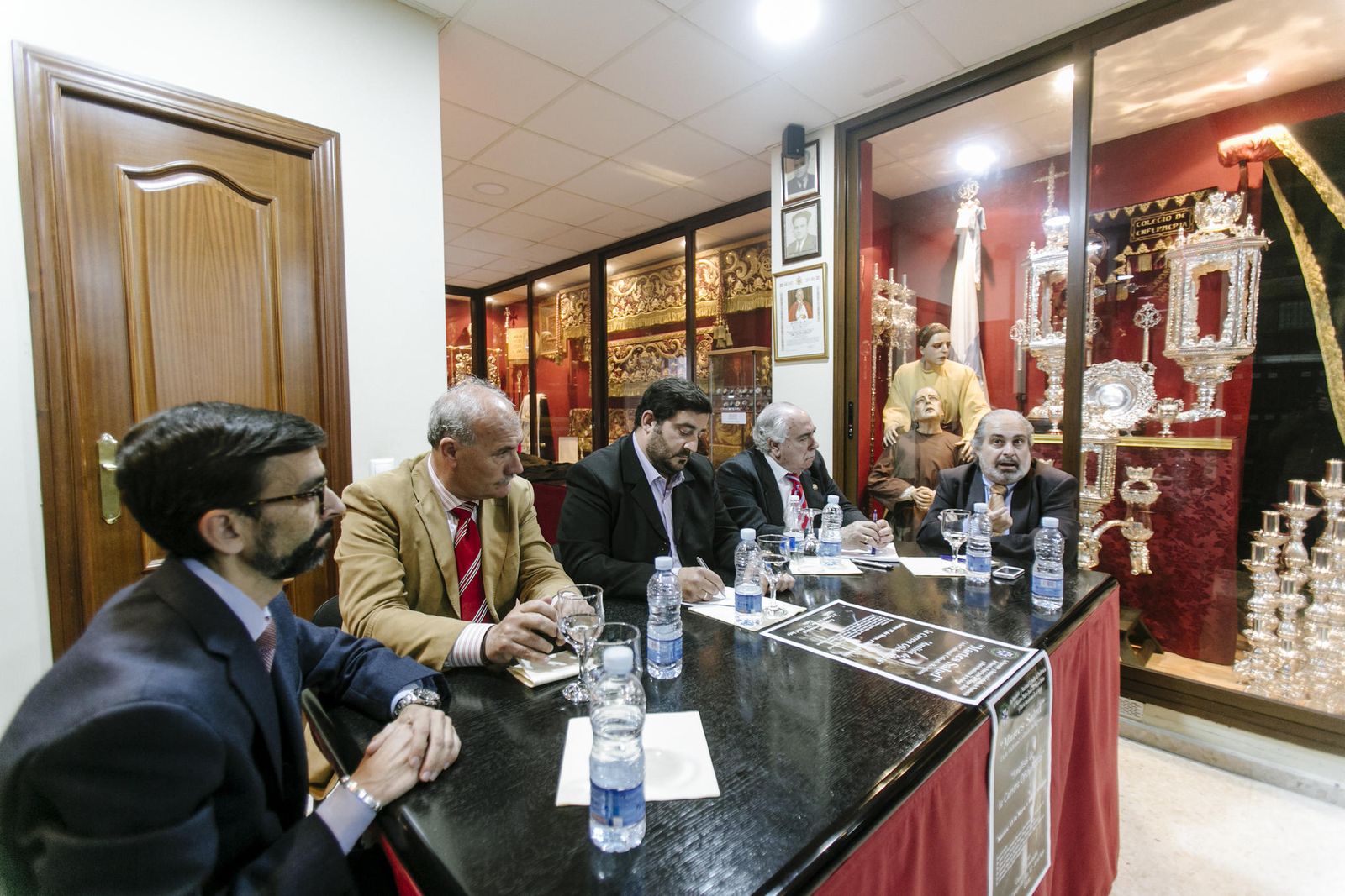 Los participantes en la mesa redonda organizada por Sanidad.