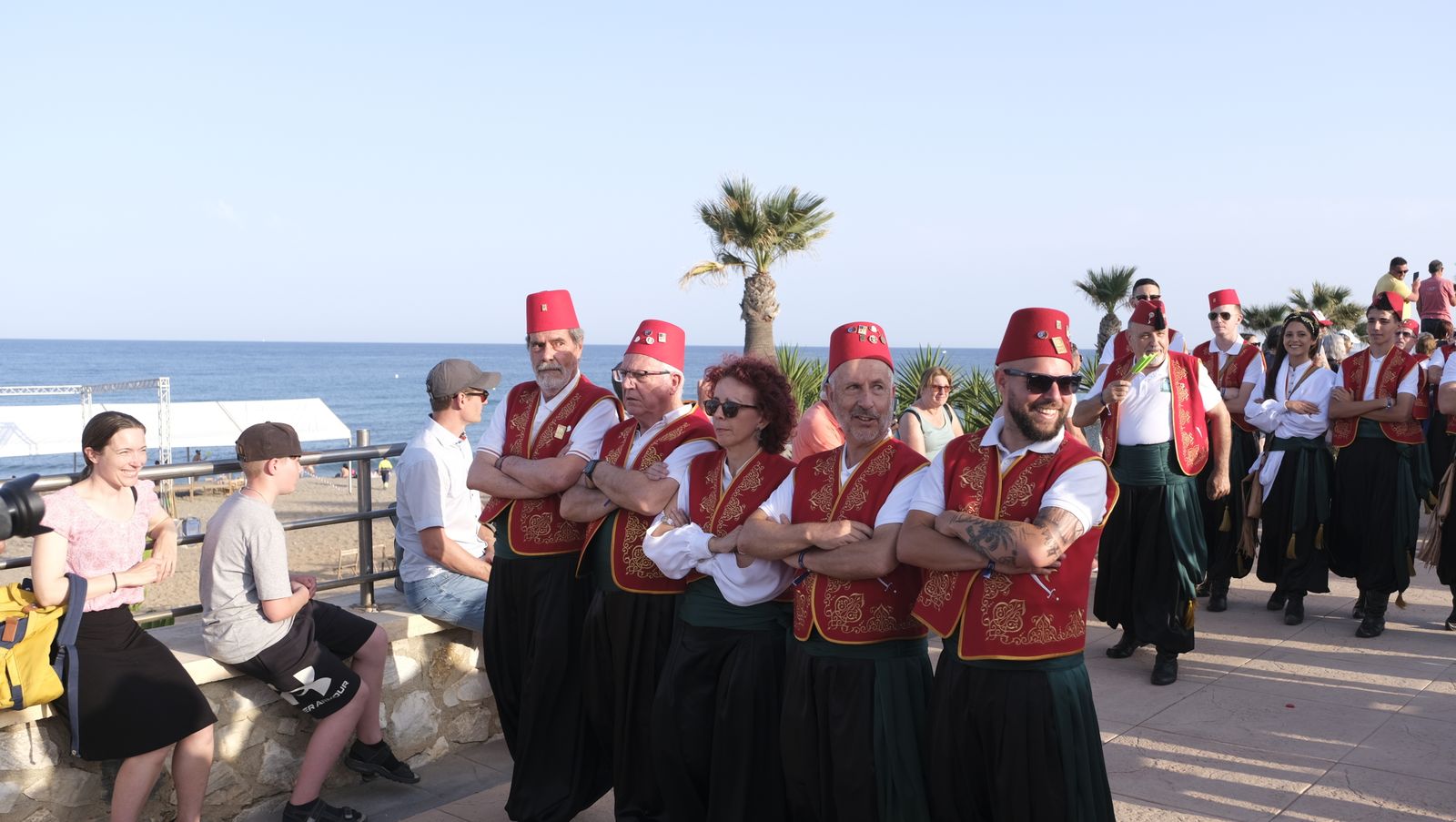 Imágenes de la carrera de cintas a caballo en las Fiestas de Moros y Cristianos de Mojácar