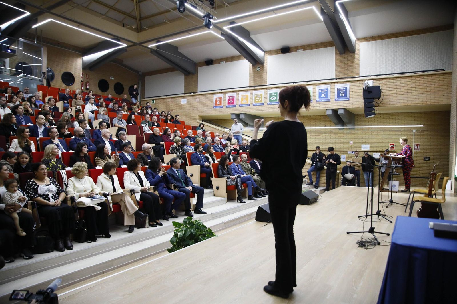 Las imágenes del acto de entrega de la Medalla de Oro a José Fernández Torres Tomatito, en la Universidad de Almería