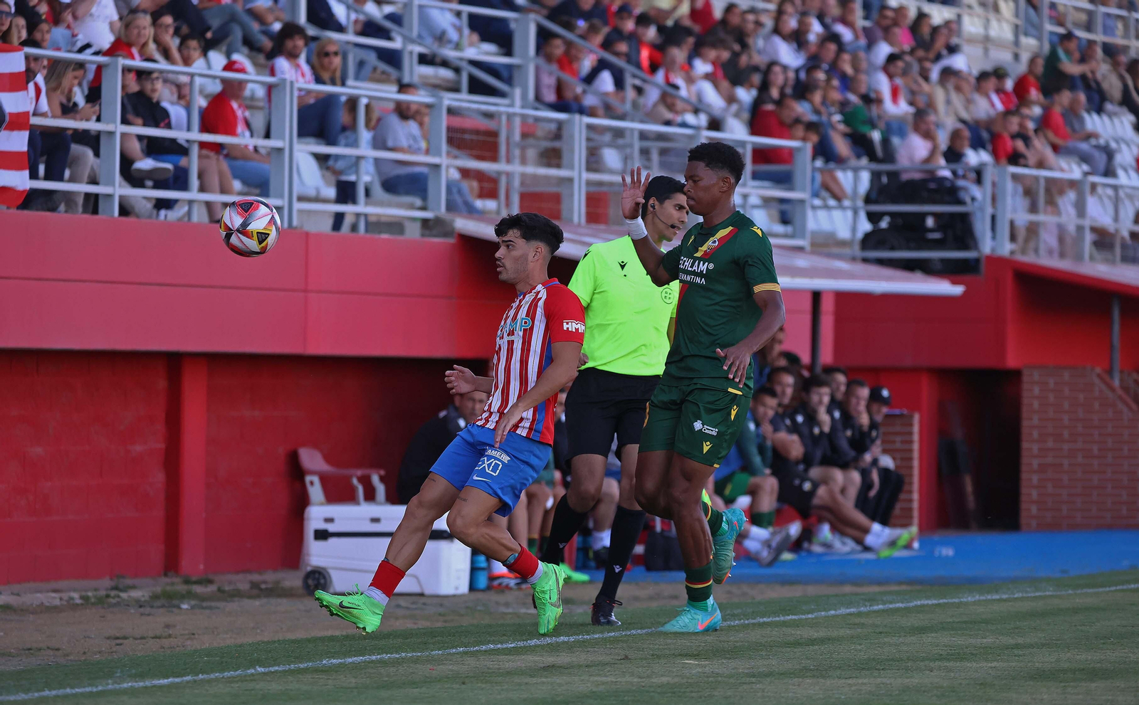 Las mejores fotos del Algeciras - Castellón de Primera RFEF