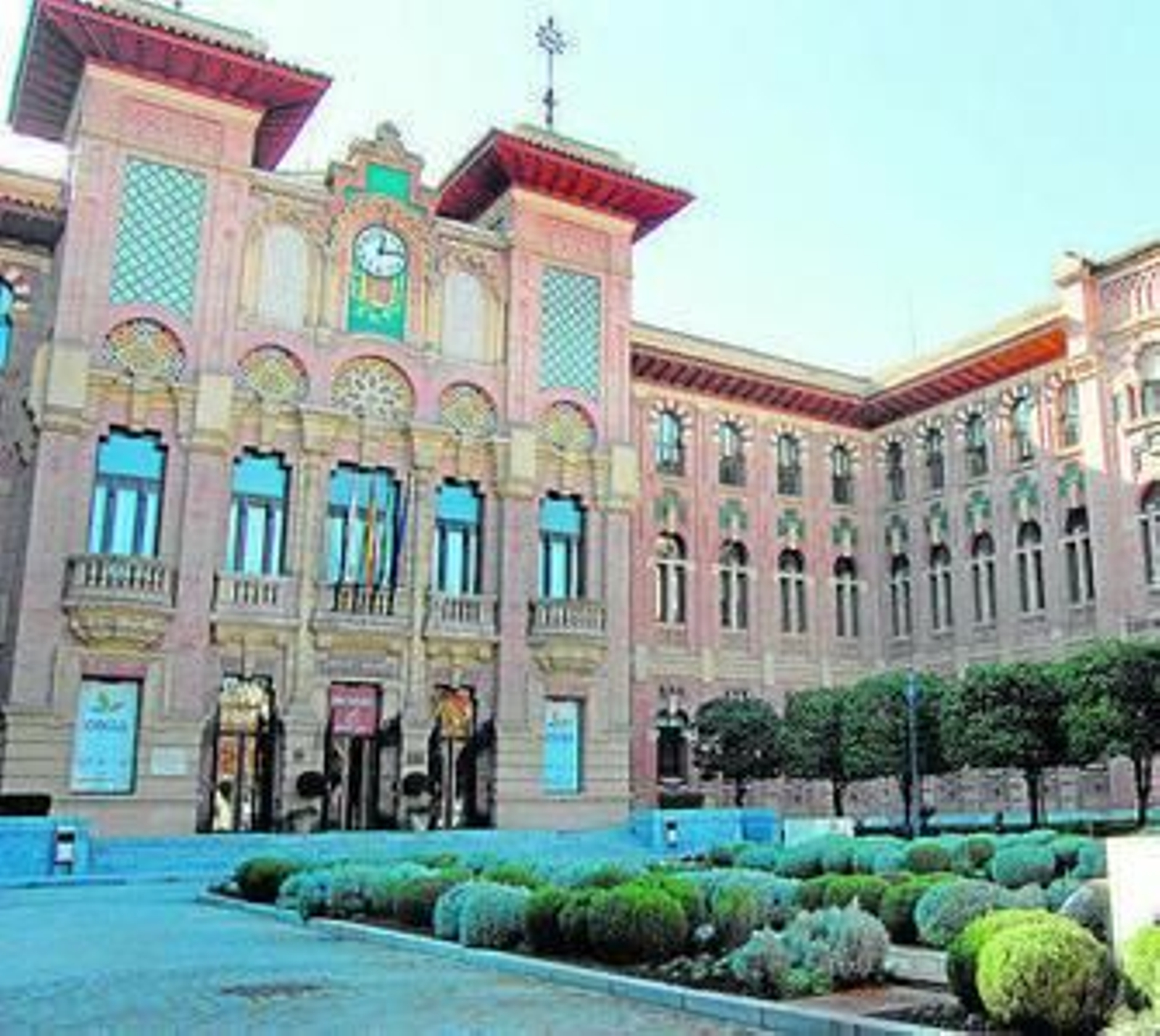 Exterior del rectorado de la Universidad de Córdoba.