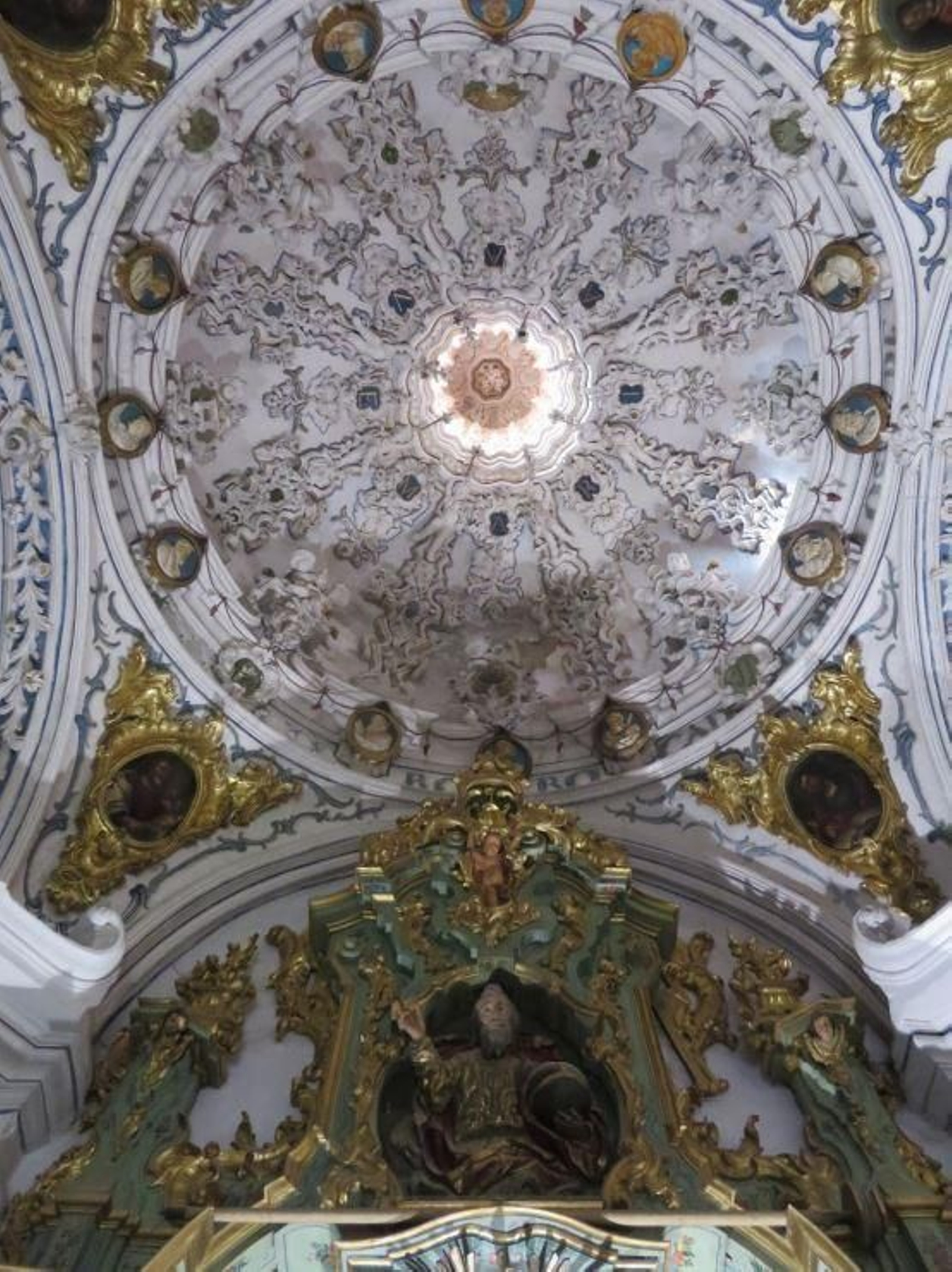 El camarín de la Virgen de la Soledad de Fuente Obejuna, en imágenes