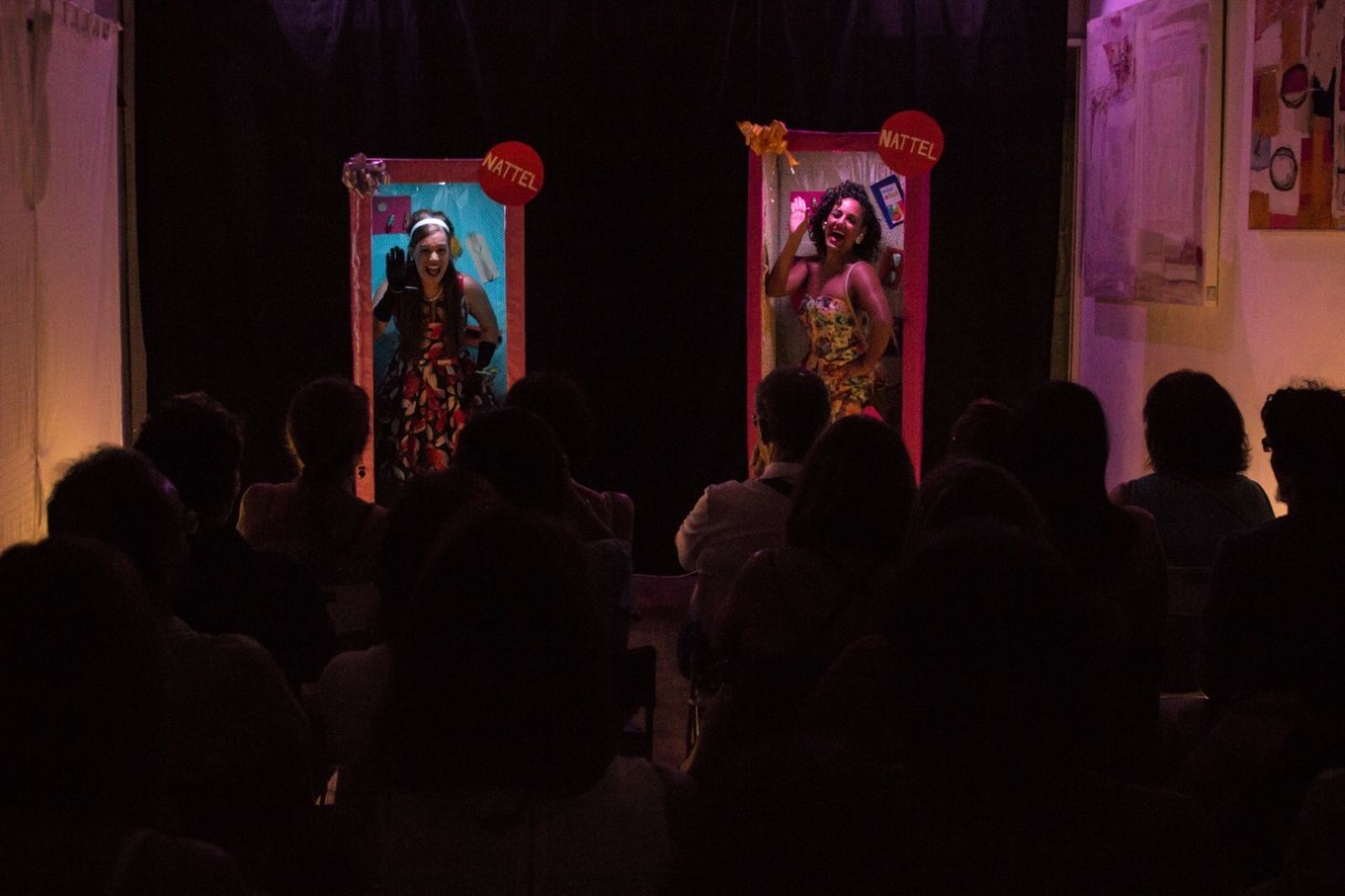 Nieve Castro e Irene Barrera protagonizan esta pieza de micoteatro.