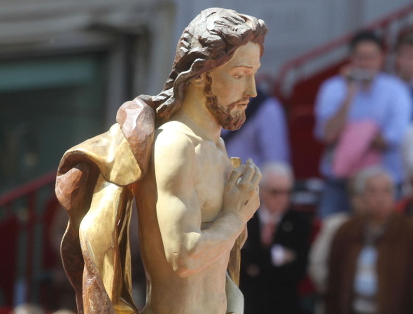 El Resucitado y la Reina de los Cielos cierran la Semana Santa