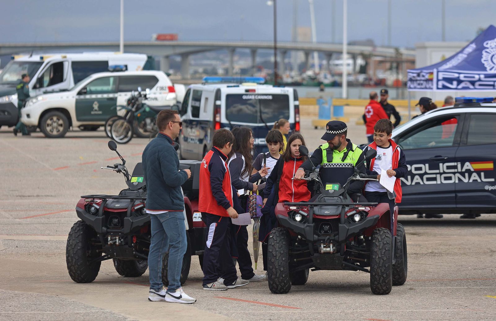 Imágenes del Día Europeo del 112 celebrado en el Puerto de Algeciras