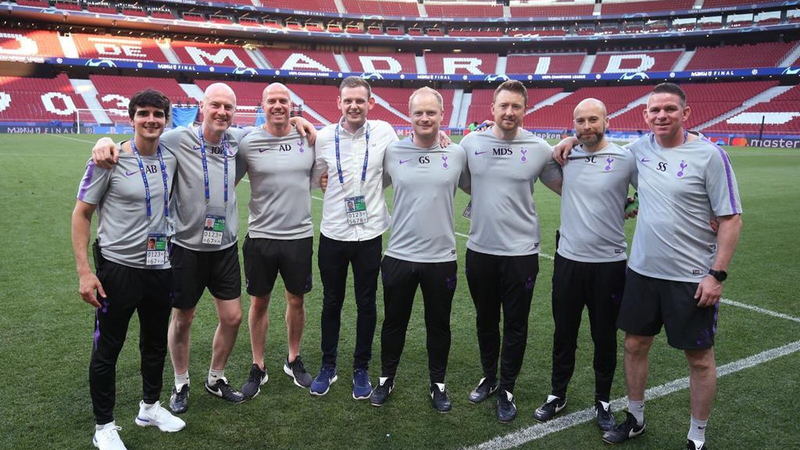 Staff médico del Tottenham en el Wanda antes de la final de la Champions League.