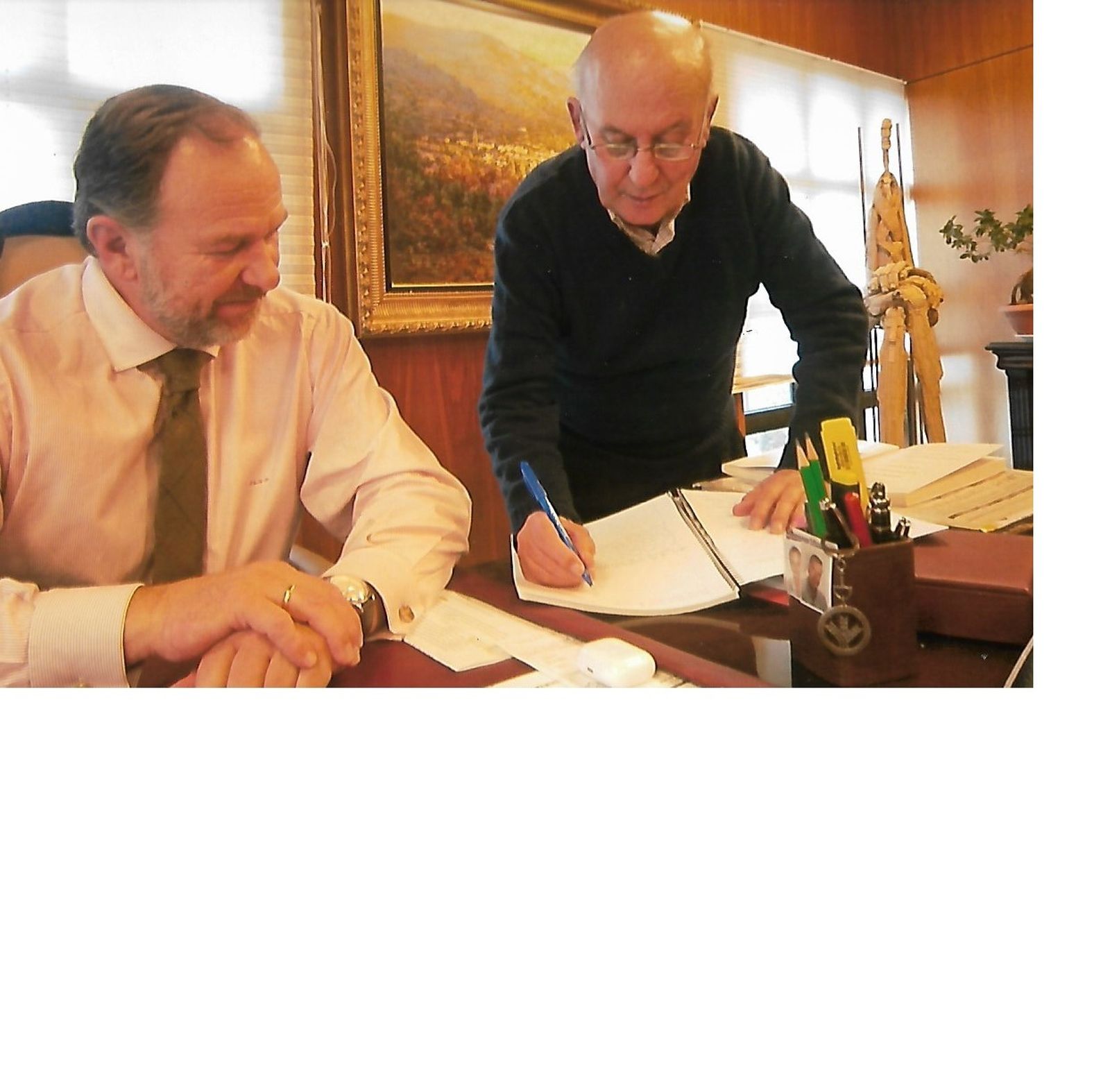 Juan Bautista Mojarro ejerciendo su labor de periodista.