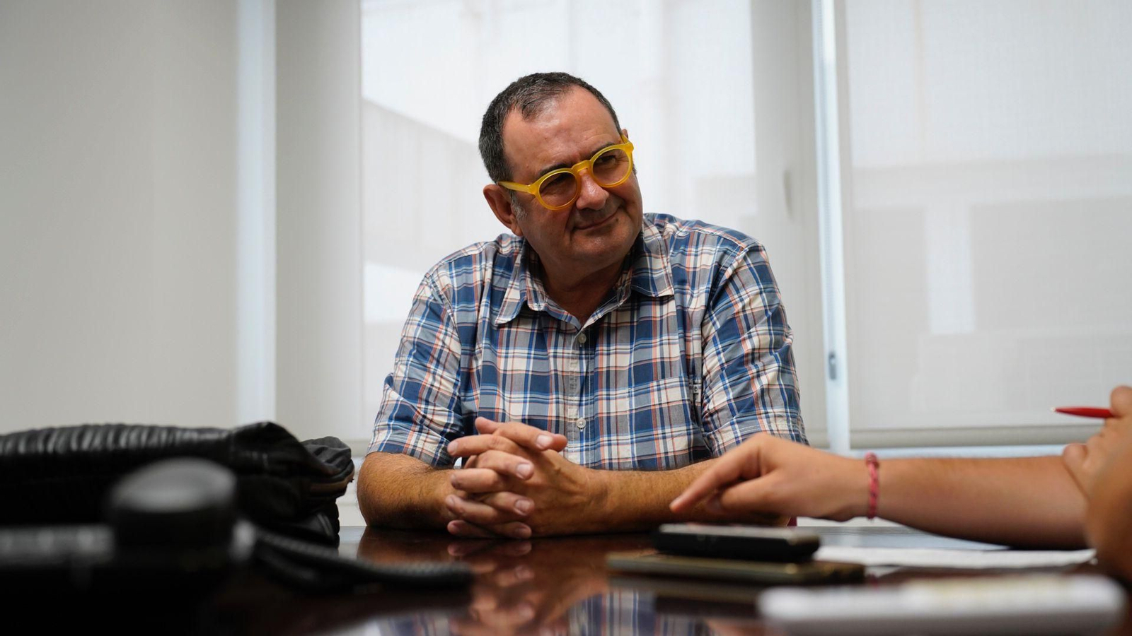 Víctor Regueira, farmacéutico de Jimena, en la redacción de Europa Sur Víctor Regueira, farmacéutico de Jimena, en la redacción de Europa Sur