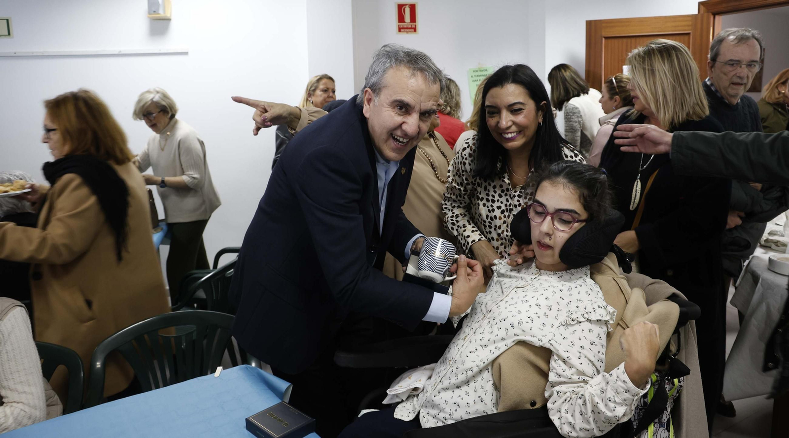 Las fotos de la entrega de la medalla de oro de la Asociación Fuerte de Santa Bárbara al padre José Villén