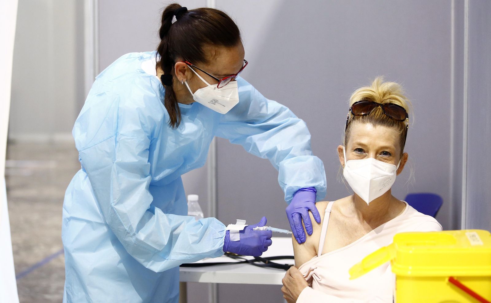 La vacunación del Palacio de Ferias de Málaga, en fotos
