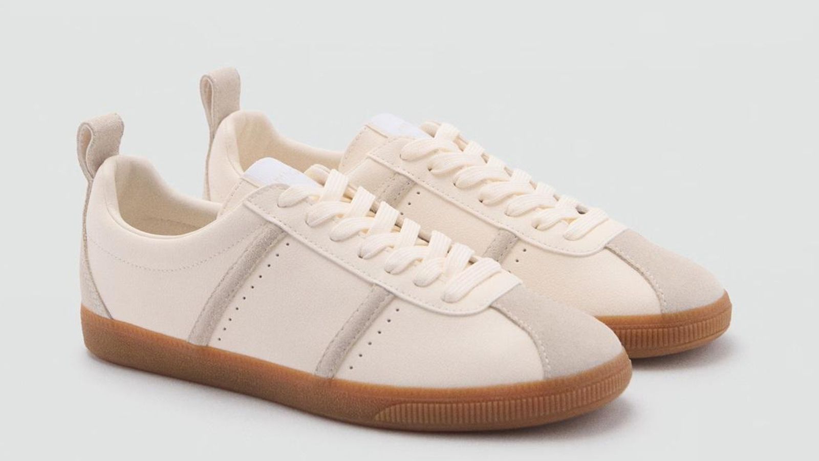 Zapatillas deportivas de Mango.