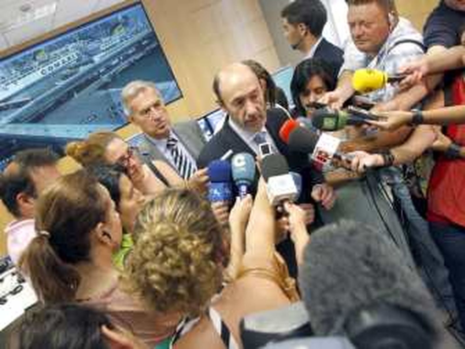 Rubalcaba anuncia un aumento del 10% en el número de pasajeros que cruzarán el Estrecho