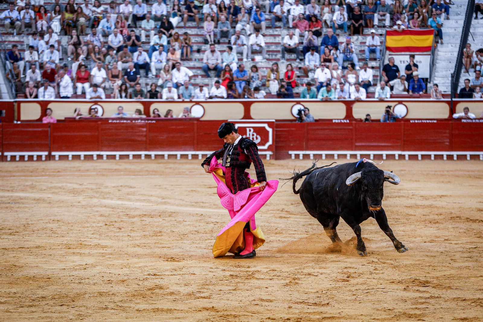 Imágenes de la corrida de toros en El Puerto: Manzanares, Roca Rey y Pablo Aguado