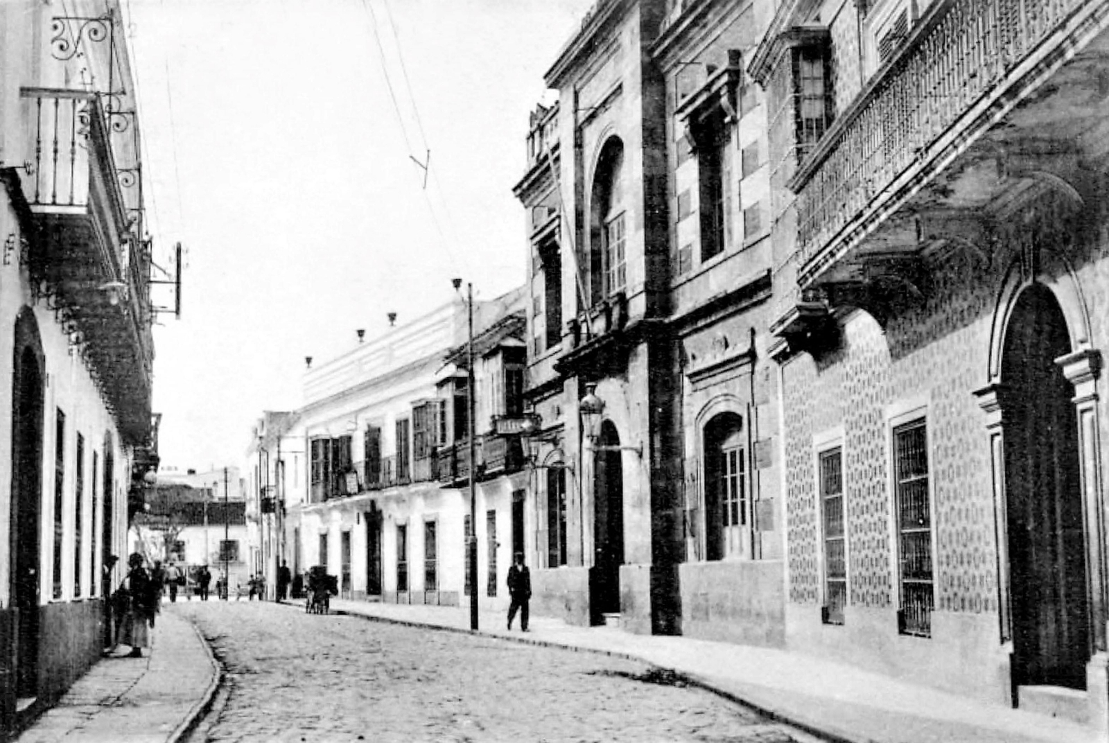 Imagen de época de la calle Alfonso XI. Imagen de época de la calle Alfonso XI.