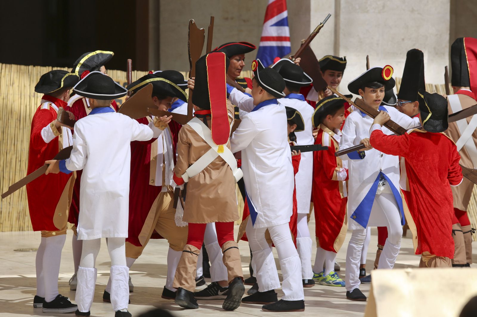 Uno de los momentos de la batalla teatralizada por los alumnos del CEIP Custodio Puga.