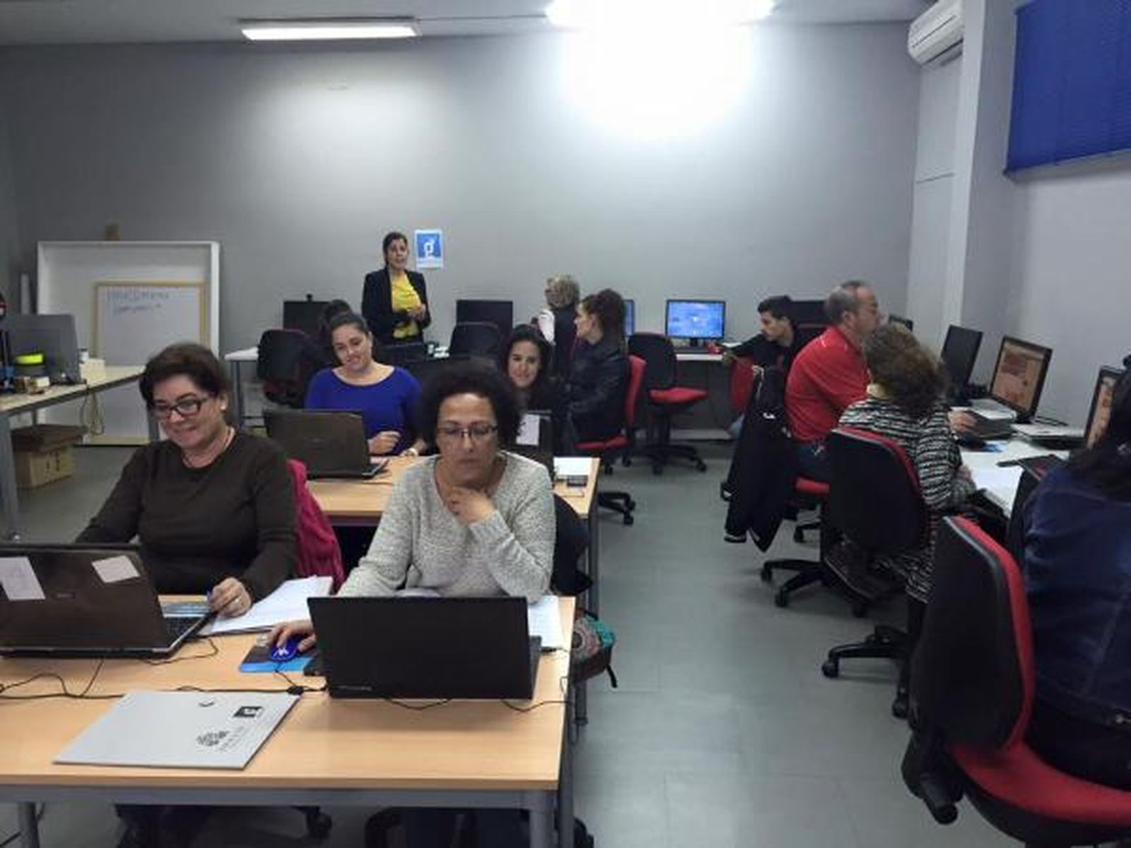 La sede del Aula Mentor está ubicada en la primera planta del Teatro Villa de Huércal-Overa.