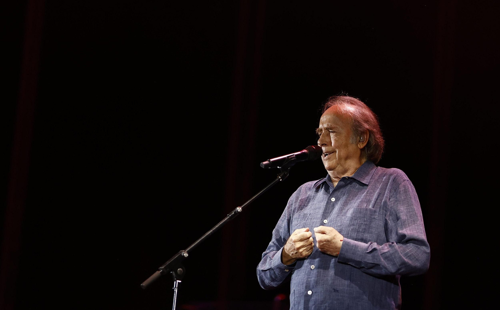 Las imágenes del concierto de Joan Manuel Serrat en Sevilla