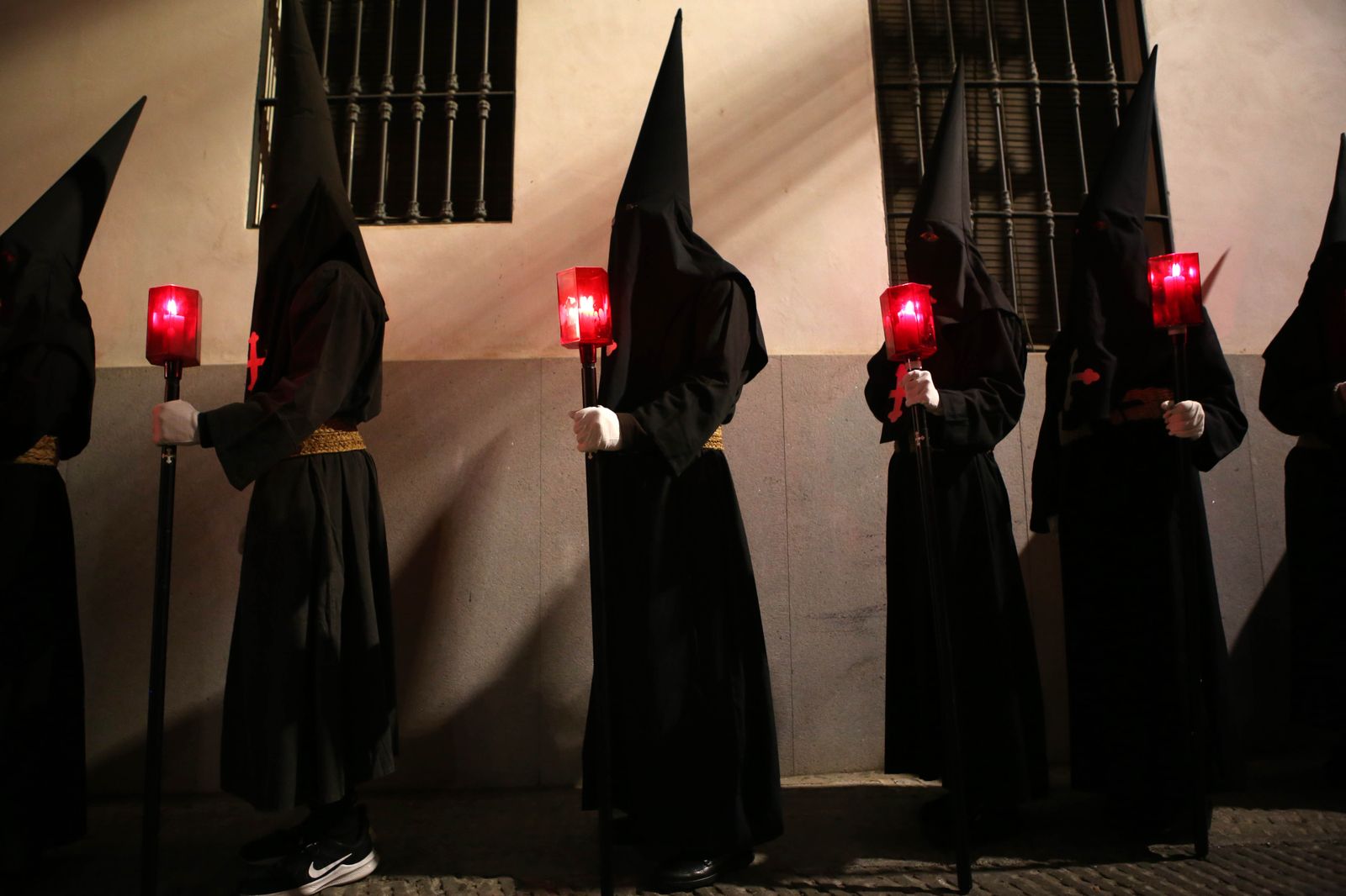 Miércoles Santo en Montilla: La procesión del Cristo del Amor, en imágenes