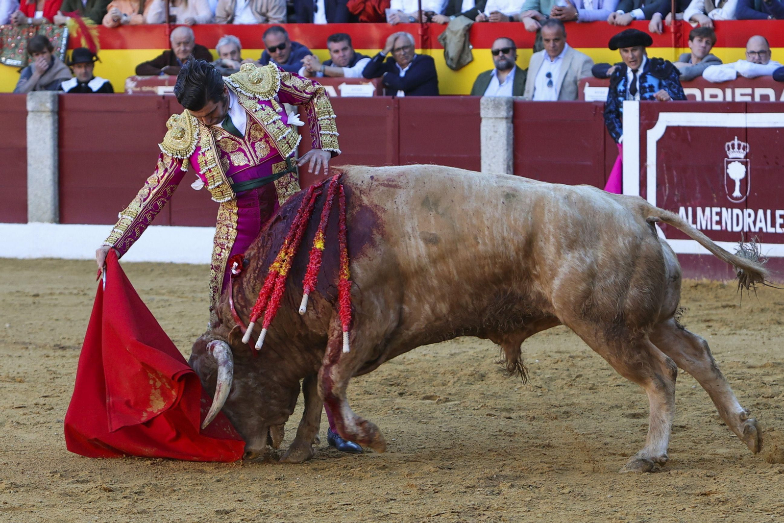 Las fotos de la vuelta a los ruedos de Morante de La Puebla en Almendralejo