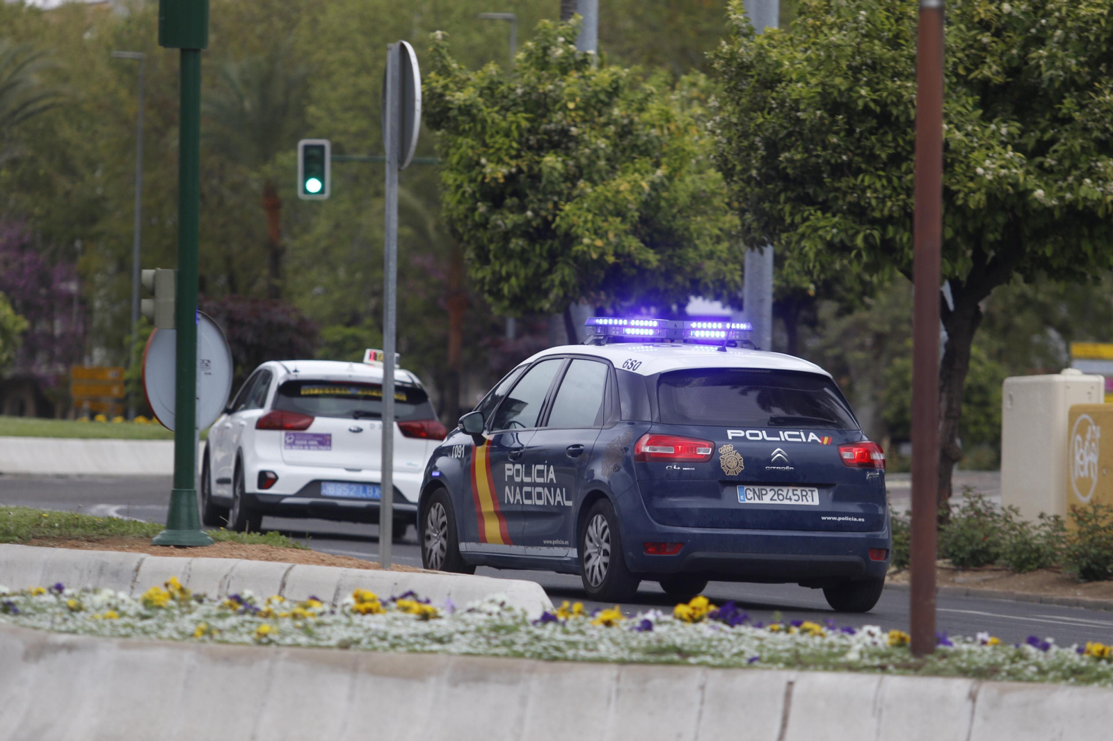 Un coche de la Policía Nacional en Córdoba. Un coche de la Policía Nacional en Córdoba.