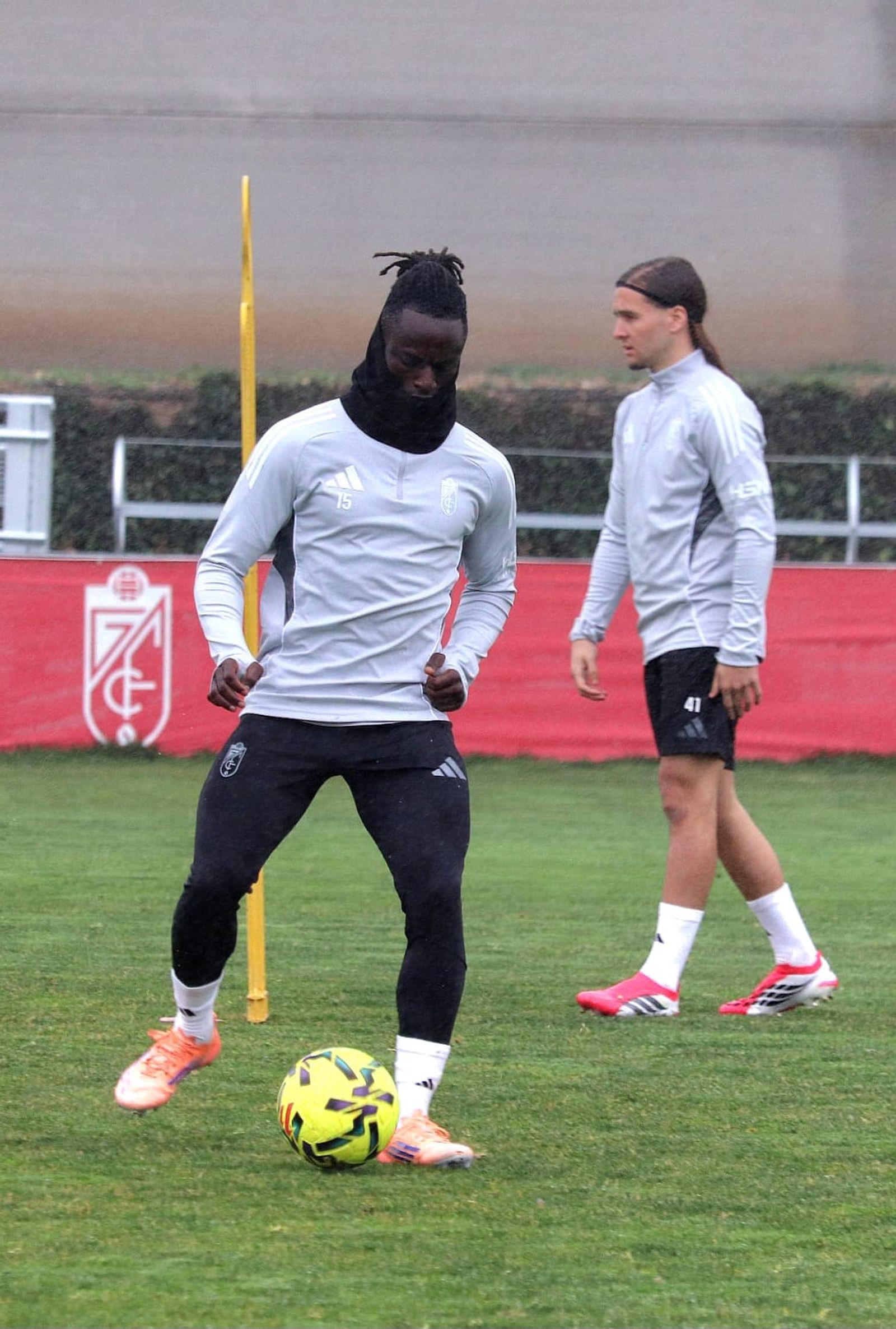 Baba Diocou, este miércoles en el entrenamiento del Granada