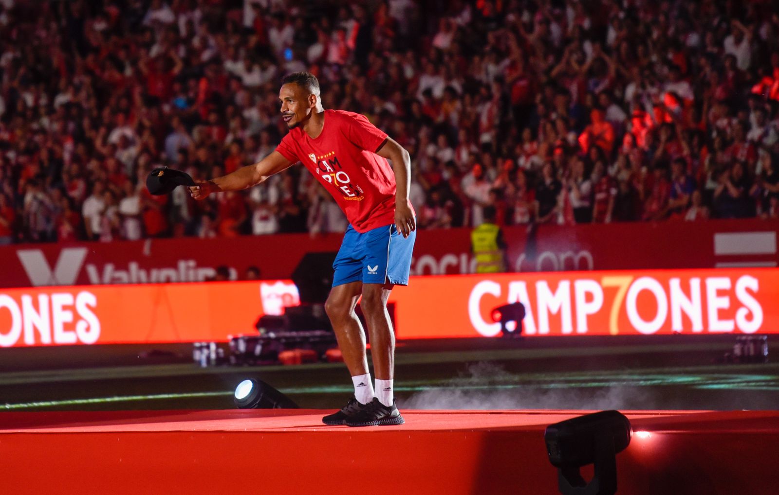 La celebración del Sevilla en el Ramón Sánchez-Pizjuán, en imágenes