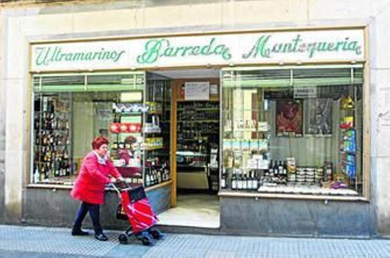 El negocio está situado en la calle San José, 1, frente a la plaza de Mina.