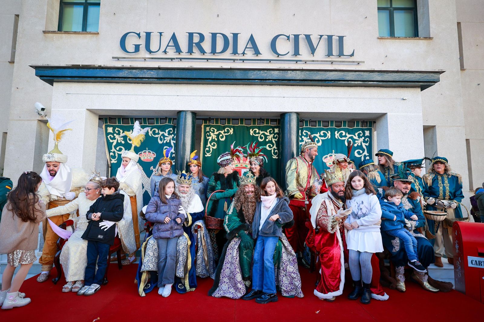 Los Reyes Magos, en la Comandancia de la Guardia Civil en Cádiz.