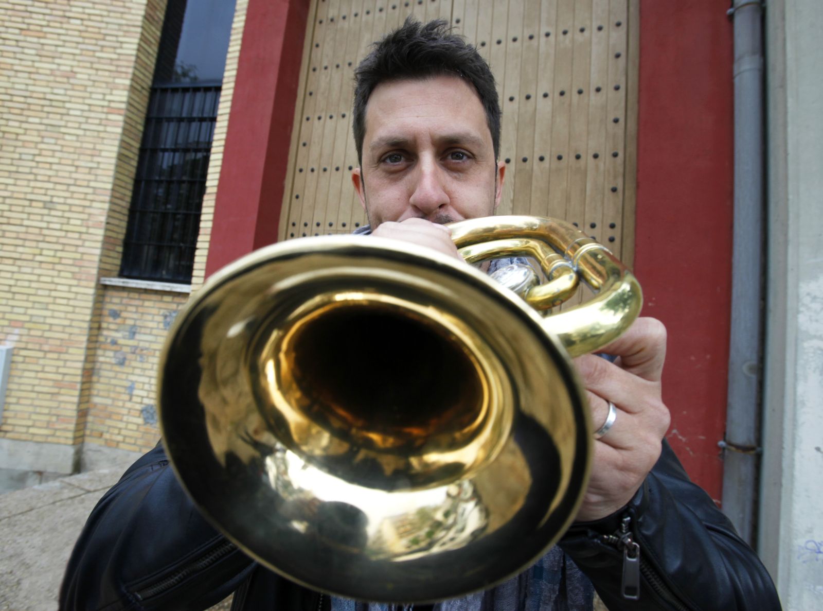 Quini de Triana, retratado en el Parque Alcosa, el barrio donde ha vivido siempre.