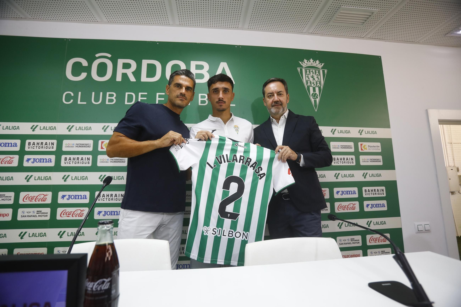 Las mejores fotos de la presentación de Ignasi Vilarrasa como nuevo jugador del Córdoba CF