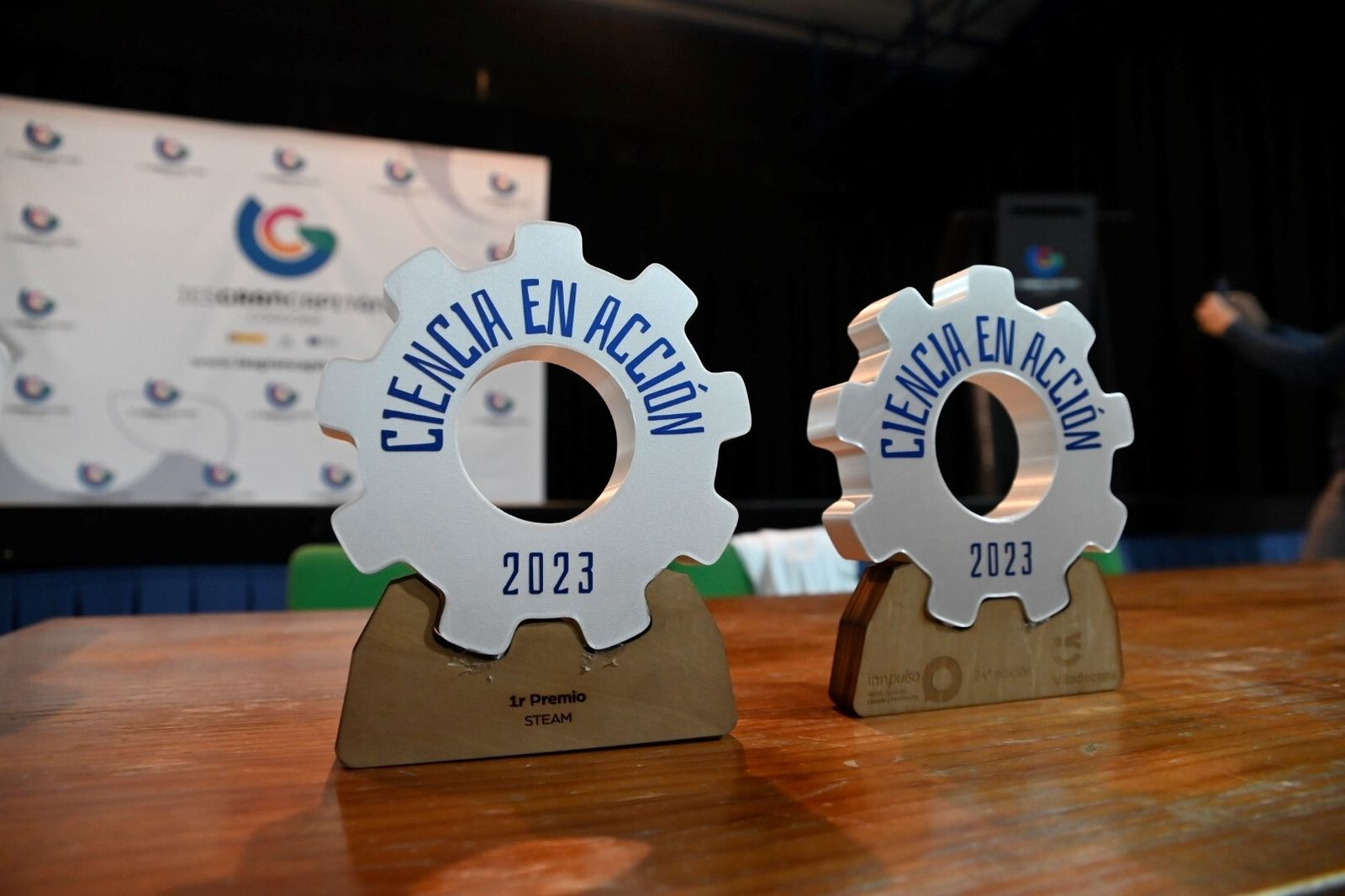 La entrega de los premios científicos al alumnado del instituto Gran Capitán de Córdoba, en imágenes